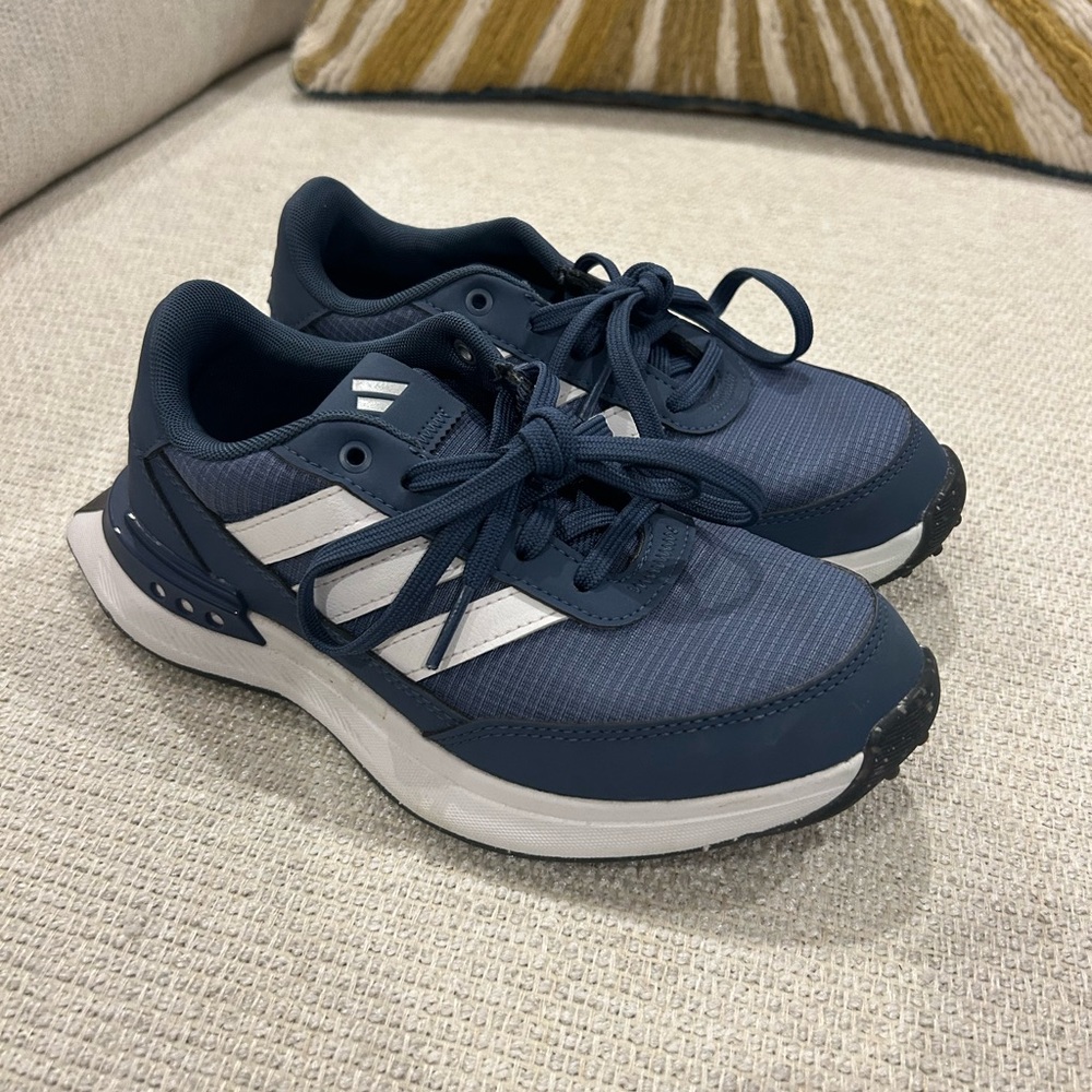 Adidas Kids Dark Blue and White Golf Shoes - like new! Size 2